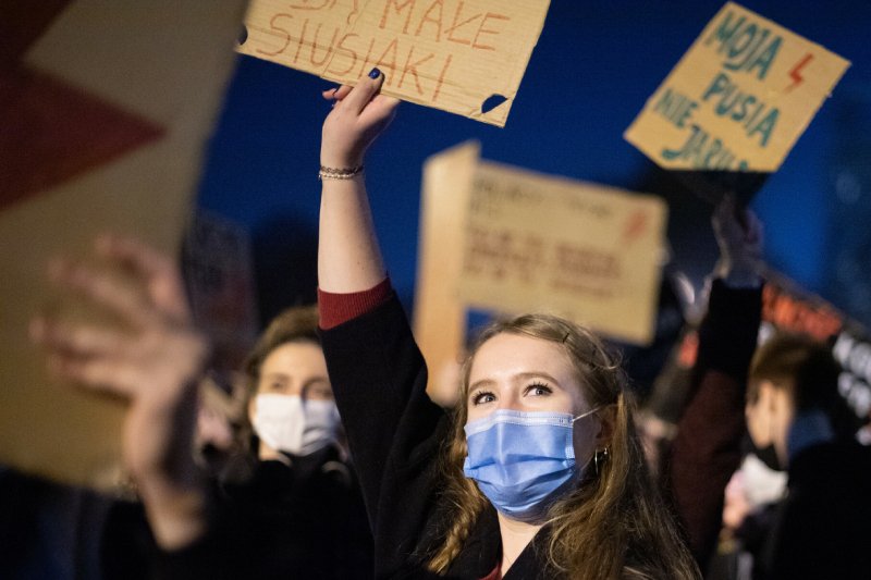 Co Polki i Polacy myślą na temat zaostrzenia prawa aborcyjnego w Polsce?