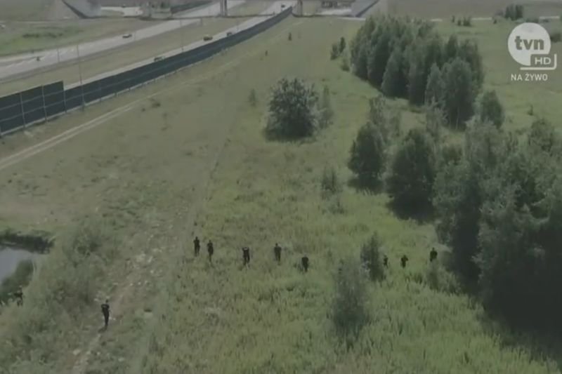 Moment odnalezienia ciała Dawida zarejestrowała kamera drona.