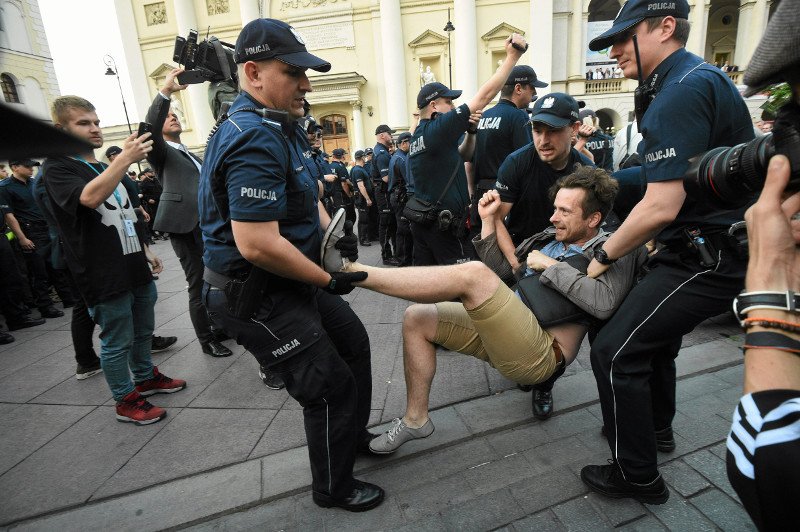 Niektórym być może nawet łezka w oku się kręci.