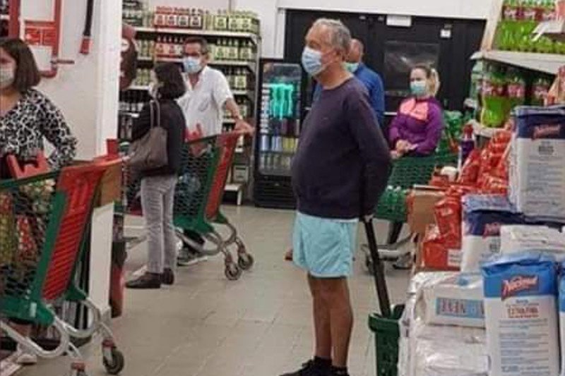 Prezydent Marcelo Rebelo de Sousa rządzi Portugalią od 2016 roku. Ostatnio furorę w sieci zrobiło jego zdjęcie z supermarketu.