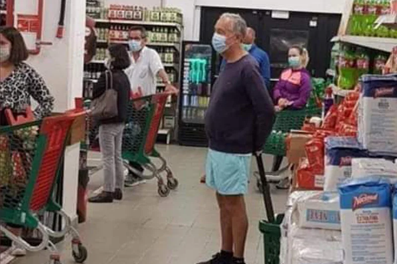 Prezydent Marcelo Rebelo de Sousa rządzi Portugalią od 2016 roku. Ostatnio furorę w sieci zrobiło jego zdjęcie z supermarketu.