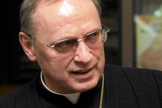 Wiesław Mering zabrania w kościołach grać inną muzykę niż liturgiczna.