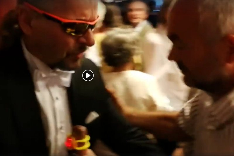 Podczas spotkania Patryka Jakiego z wyborcami doszło do przepychanek. Sam wiceminister opozycjonistów nazwał "bezczelnymi chamami".