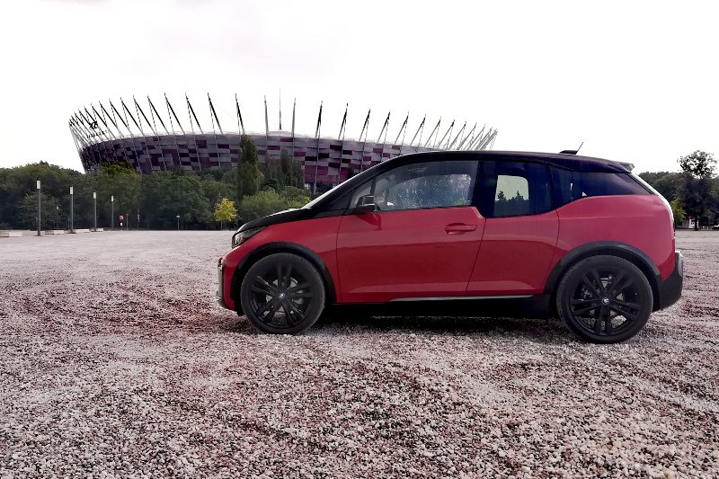 Sylwetka BMW i3s szybko się nie zestarzeje.