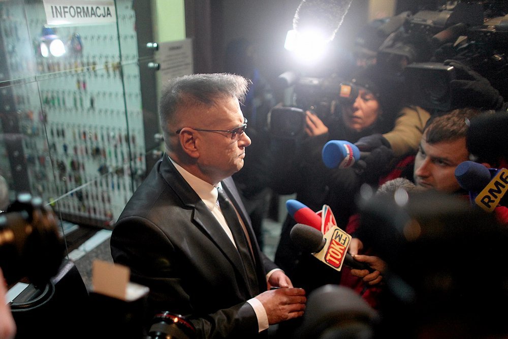Krzysztof Rutkowski po przekazaniu prokuraturze rękawiczek Katarzyny Waśniewskiej.