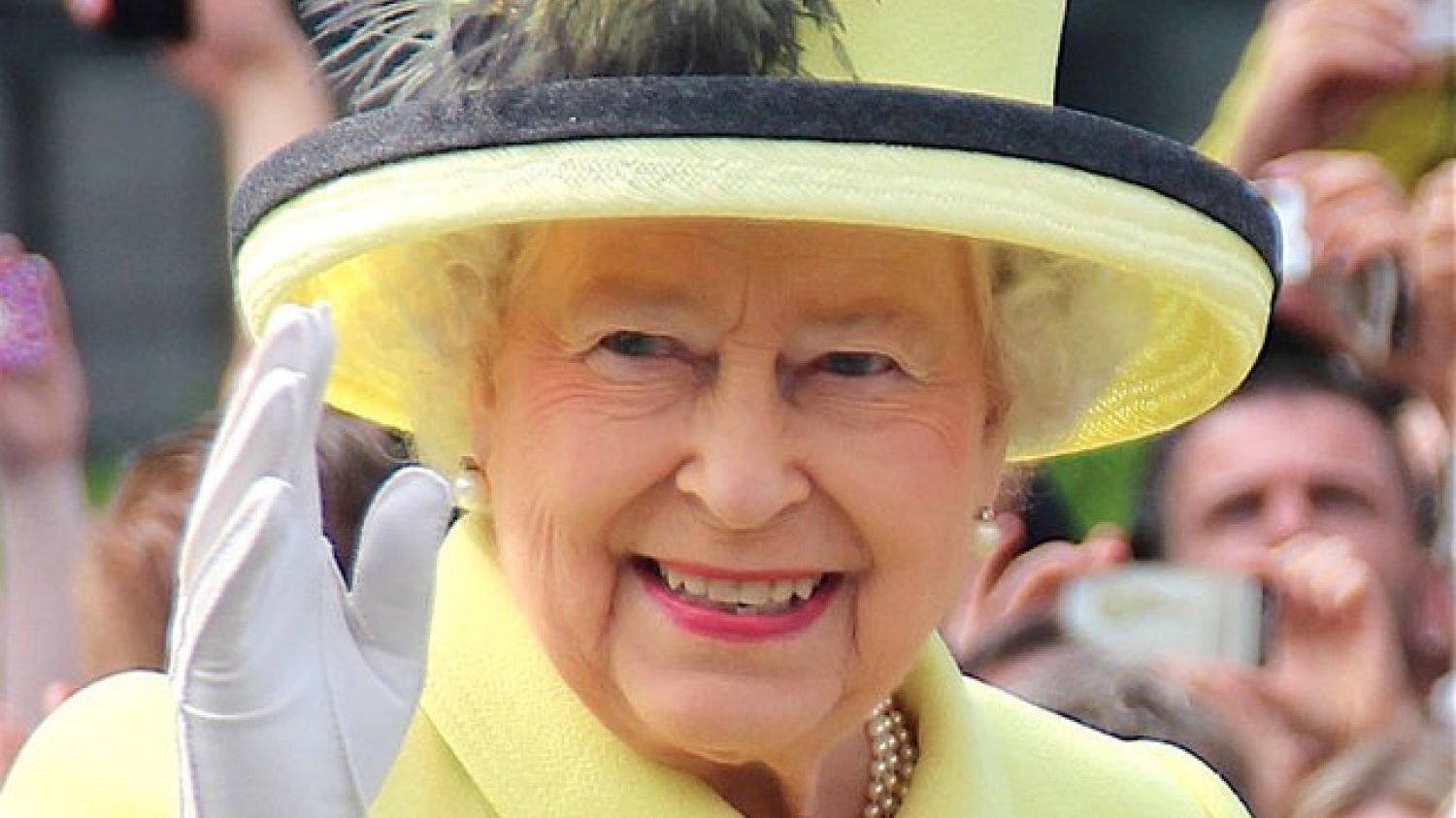 W Pałacu Buckingham zwołano pilne spotkanie w środku nocy.