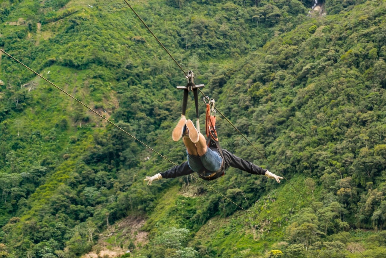 Zjazd na tyrolce może dostarczyć sporej ilości adrenaliny (zdjęcie poglądowe)