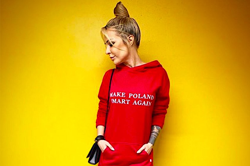 Pisarka postawiła na strój z naprawdę głębokim przesłaniem