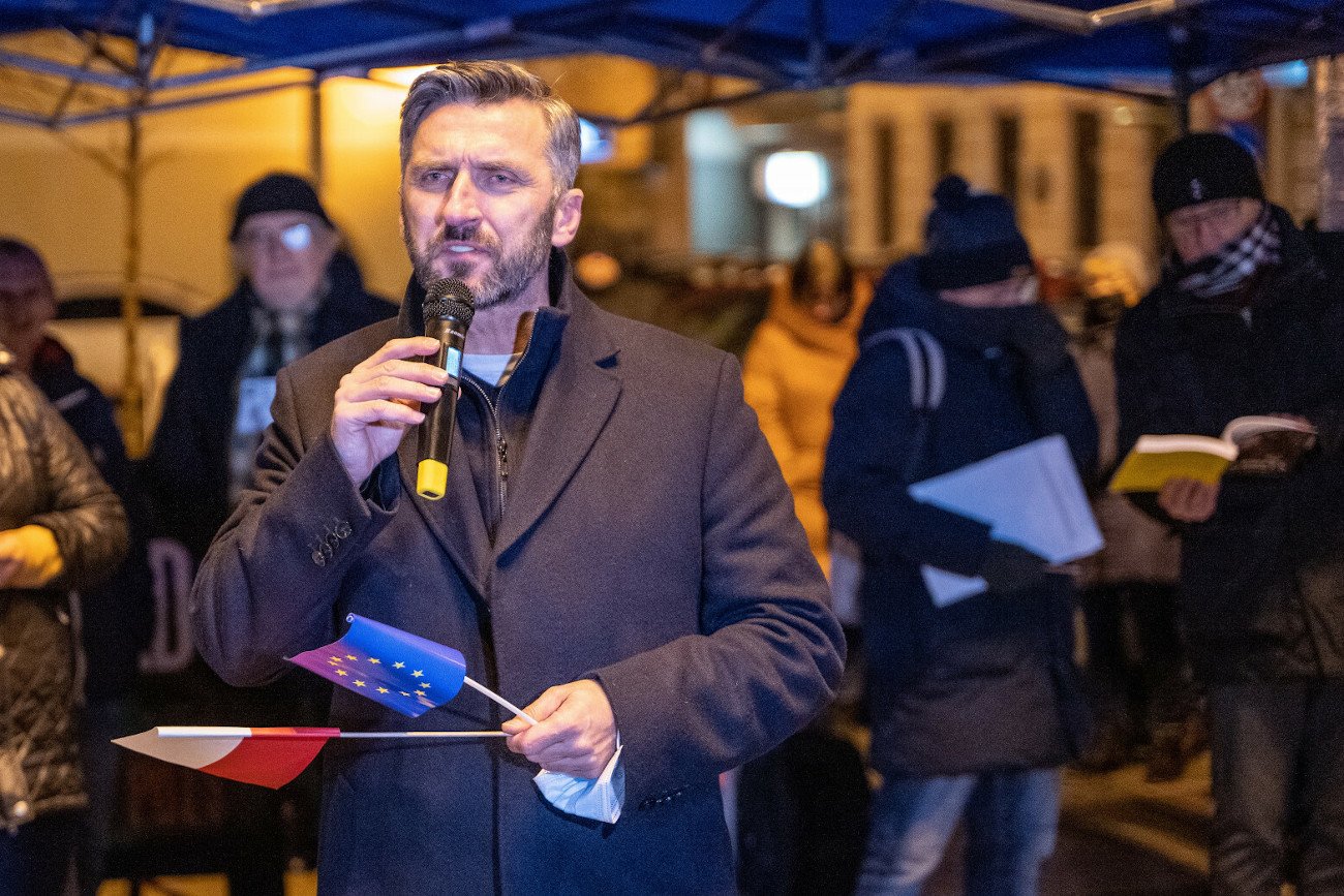 Poseł PO Waldemar Sługocki miał wypadek samochodwy, trafił do szpitala.