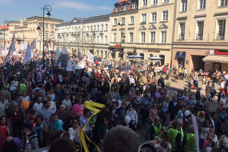 Ulicami Warszawy przeszedł Marsz Świętości Życia.