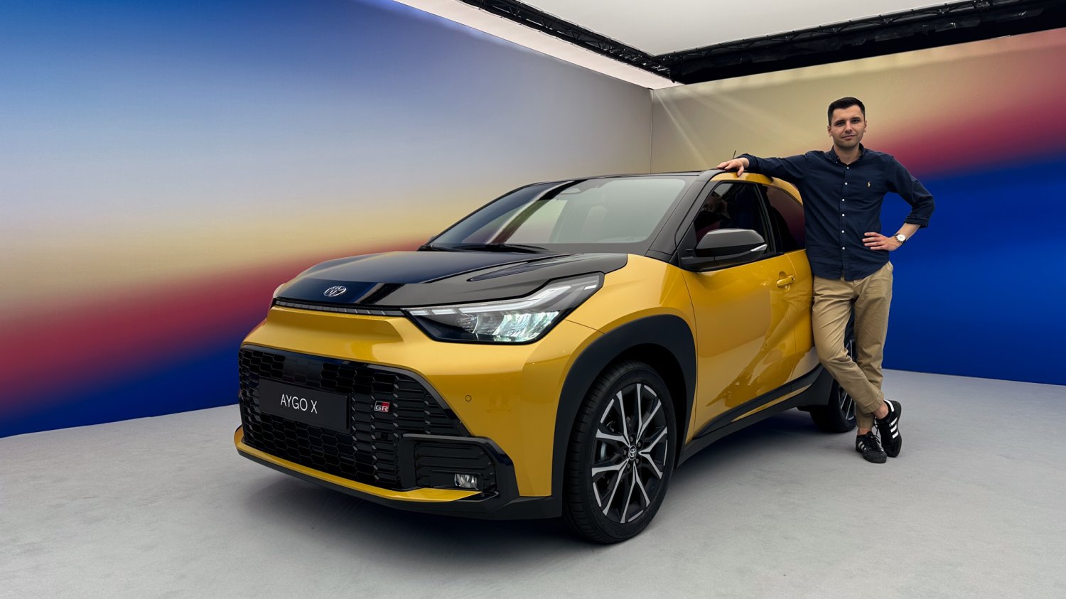 Nową Aygo kupiłbym tylko... w musztardowym kolorze. Powód jest oczywisty Toyota Aygo X Hybrid – premiera. Oto pierwsze wrażenia i dane