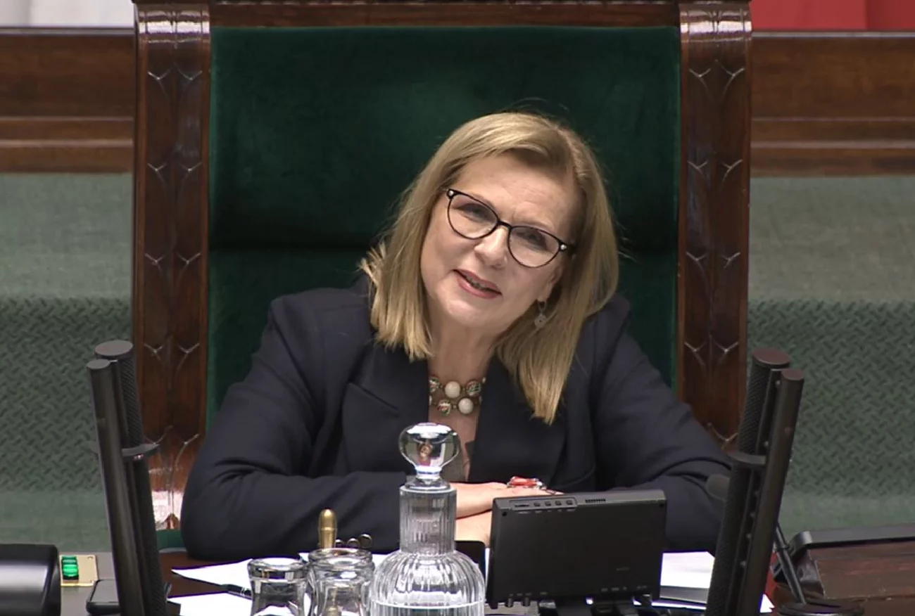 "Największy cham, ruska onuca". Gosiewska nie wytrzymała po słowach Brauna. Konfederacja chce odwołać wicemarszałek Sejmu.