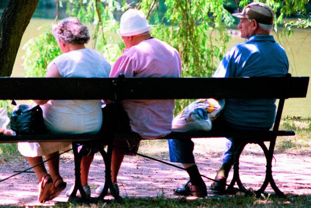 Średnia długość życia w Polsce wciąż odstaje od średniej, jaką uzyskują państwa zachodnioeuropejskie