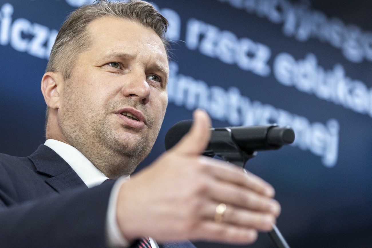 Projekt zmian w prawie oświatowym, tzw.. Lex Czarnek, budzi ogromne kontrowersje. Zakłada m.in. zwiększenie uprawnień kuratorów oświaty.