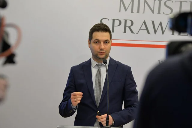 Wiceminister sprawiedliwości zapowiada zmiany w systemie więziennictwa.