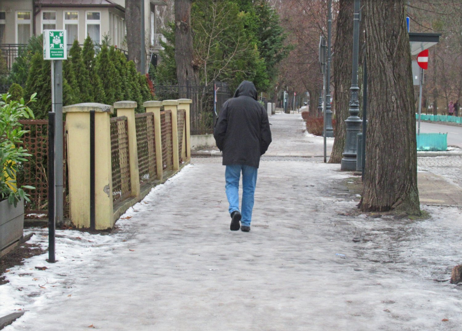 Za rogiem majówka, a IMGW wydaje alerty... przed mrozem.