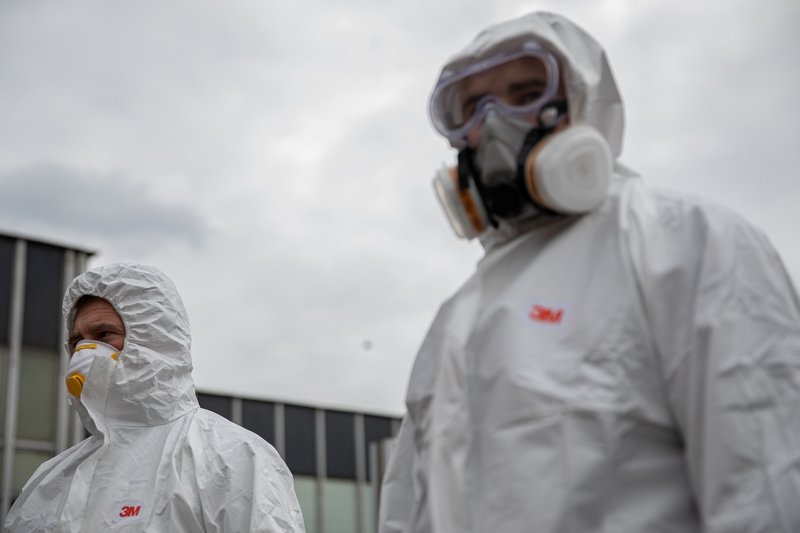 Polacy zachowywali się agresywnie wobec policjantów.