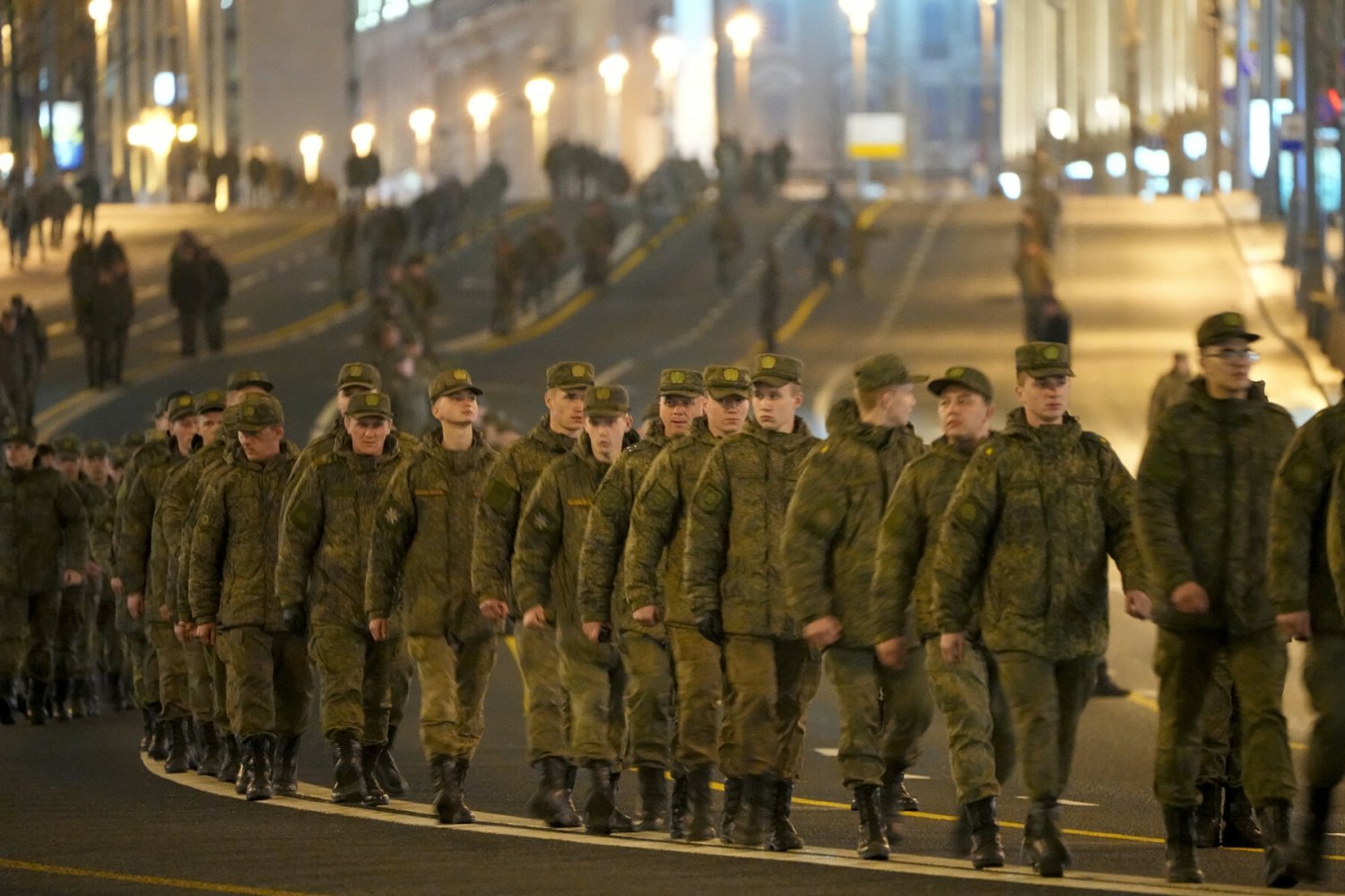 Rosjanie mają szkolić nowy pułk w Moskwie. Trafią do Ukrainy.