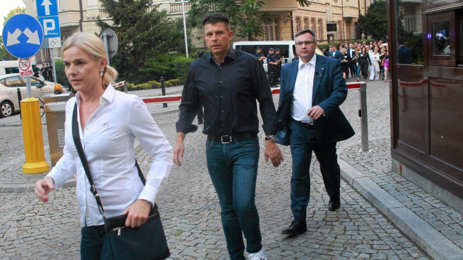 "Wyborcza" dotarła do nagrań, jak tajniacy inwigilowali  Ryszarda Petru podczas gorących politycznych wydarzeń.