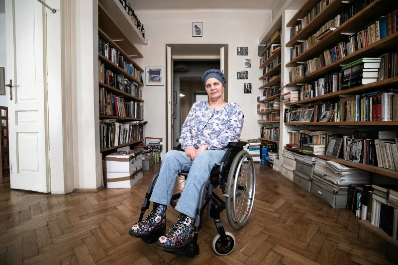 Janina Ochojska, szefowa PAH, debiutuje w polityce - za nią pierwsze dni w europarlamencie.