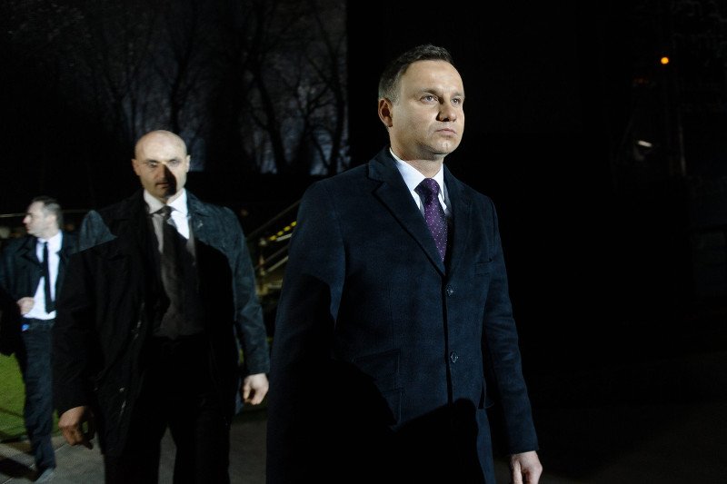 Jaka powinna być reakcja PiS na to, że BOR założył zużytą oponę do limuzyny prezydenta? [sonda]