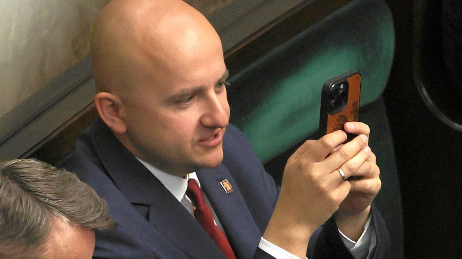 Grzegorz Napieralski zmieszał Mateckiego z błotem, zarzucając mu brak honoru i hipokryzję Grzegorz Napieralski zmieszał Mateckiego z błotem, zarzucając mu brak honoru i hipokryzję