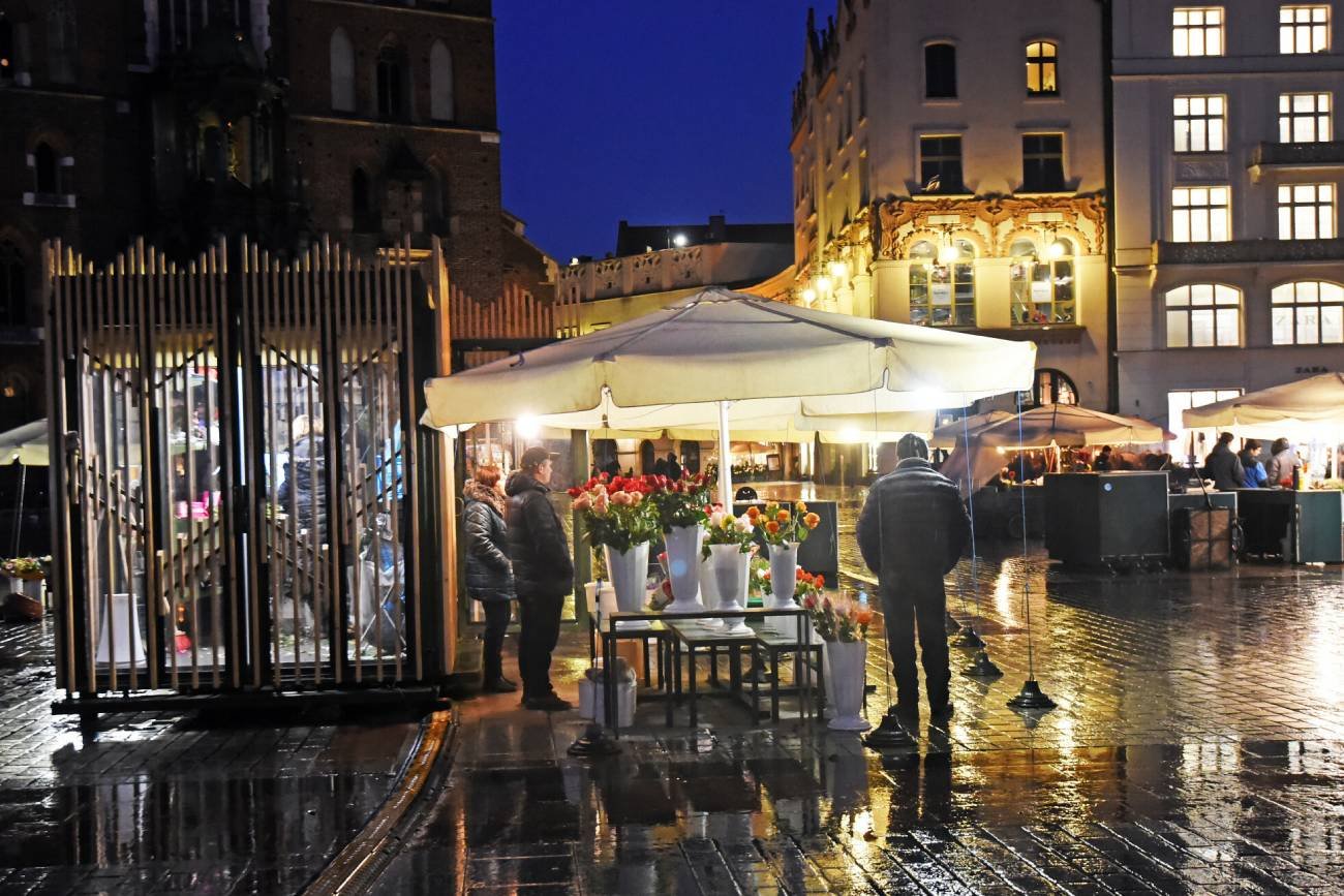 Deszczowy Rynek Główny w Krakowie
