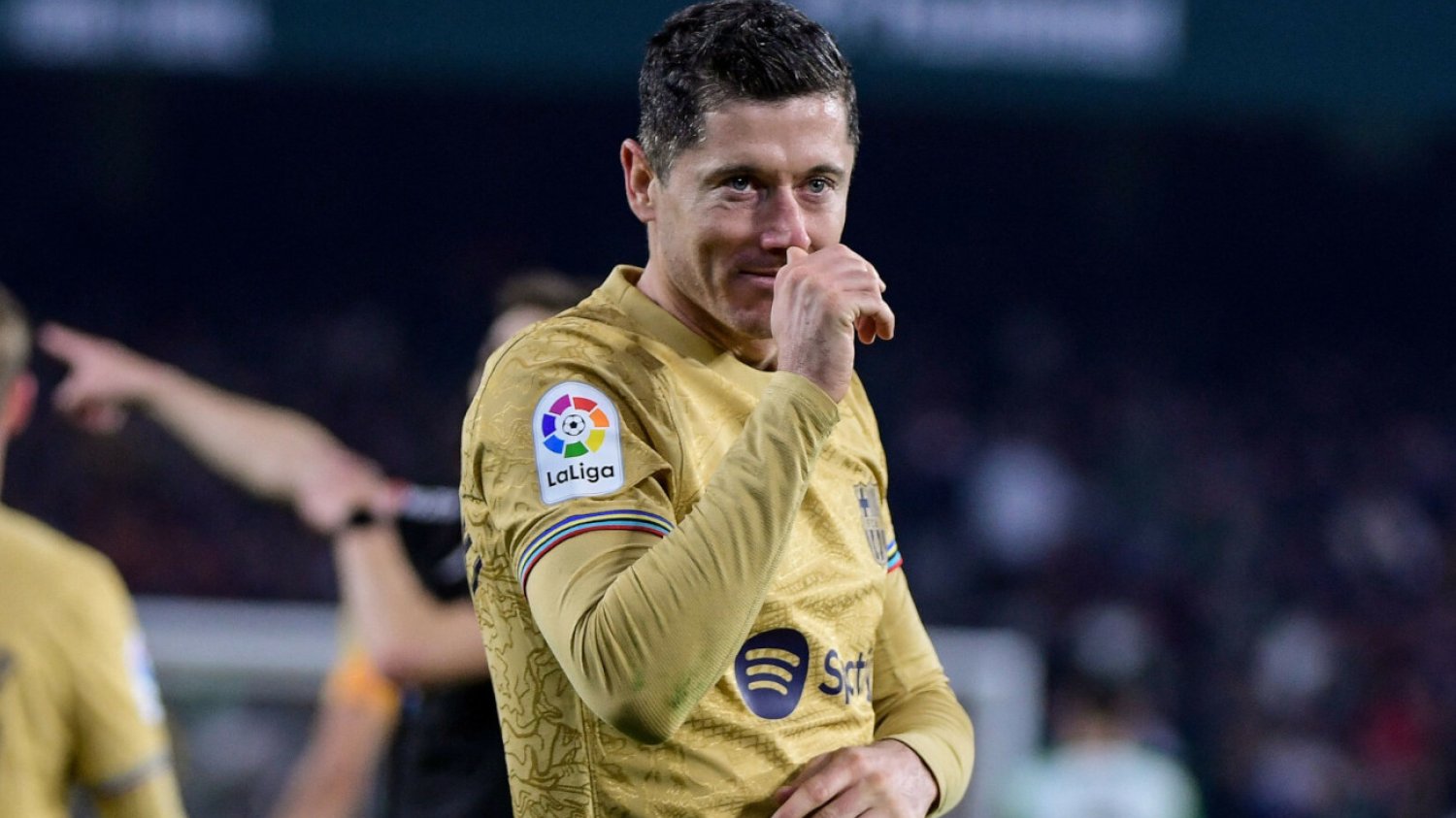 Robert Lewandowski w taki sposób zaakcentował swój powrót na boiska w lidze hiszpańskiej. Wymowny był to gest.