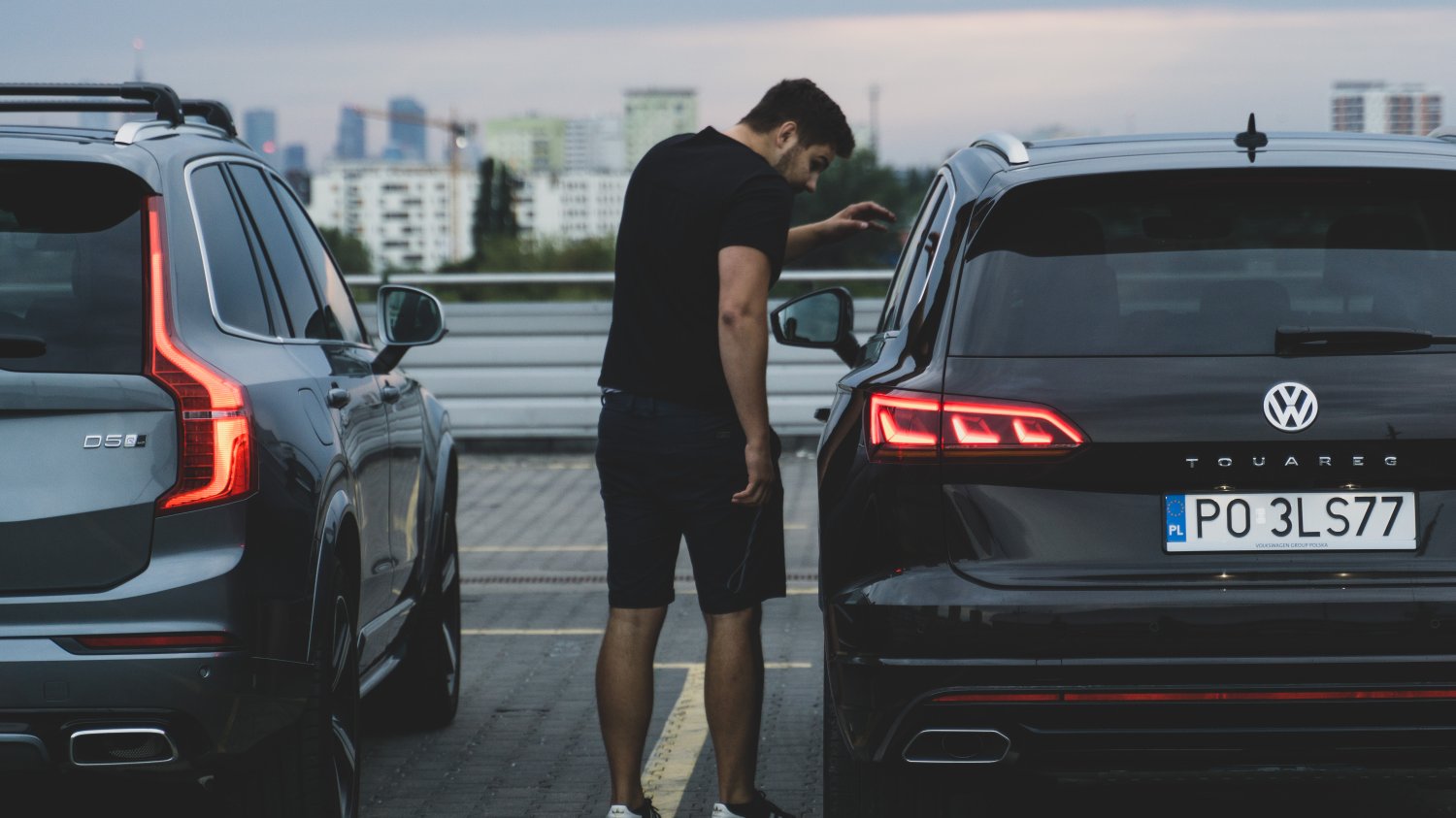 Volkswagen Touareg w porównaniu z SUV-ami "typowych" marek premium wypada bardzo dobrze.