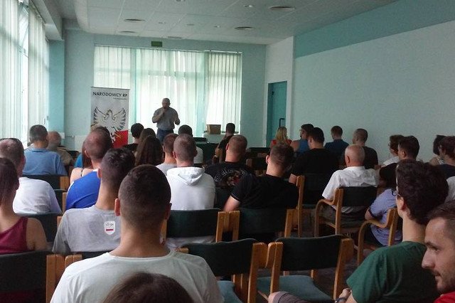 Incydent po spotkaniu z Marianem Kowalskim w Płocku. Dwie działaczki społeczne obrzucone jajkami.