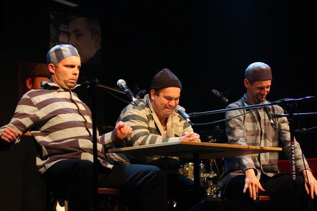 Kabaret Ani Mru-Mru. Od lewej: Marcin Wójcik, Waldemar Wilkołek i Michał Wójcik