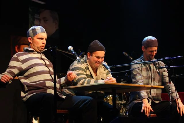 Kabaret Ani Mru-Mru. Od lewej: Marcin Wójcik, Waldemar Wilkołek i Michał Wójcik