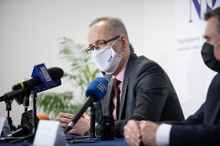 Niedzielski: 800 nowych zakażeń nie jest zaskoczeniem
