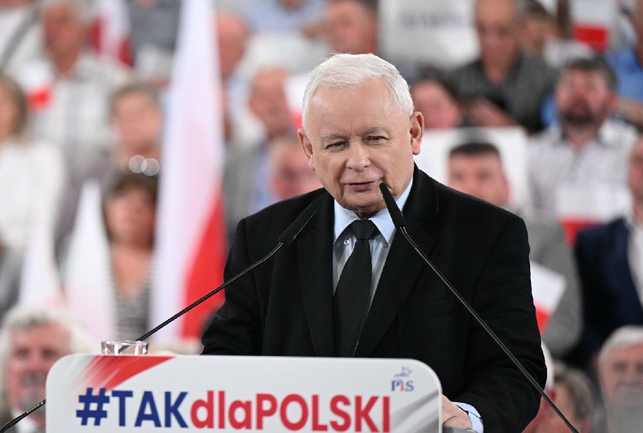 KO wygrywa z PiS, ale to Kaczyński bierze więcej. Oto najnowszy sondaż.