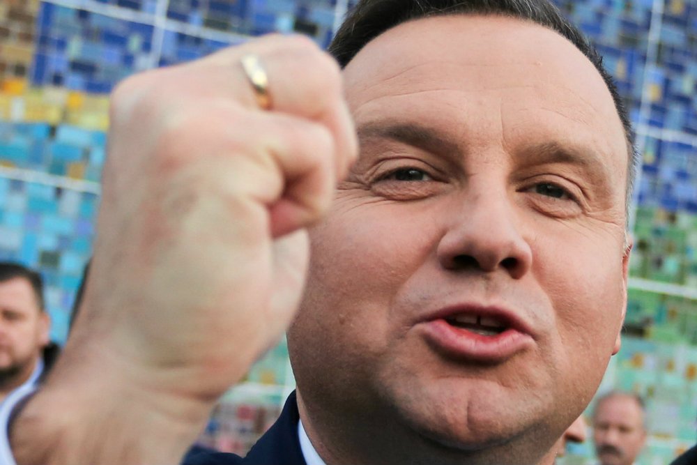 Andrzej Duda został namierzony podczas zakupów w Auchan w Krakowie. Nagrał go Ukrainiec i wrzucił nagranie na Facebooka.