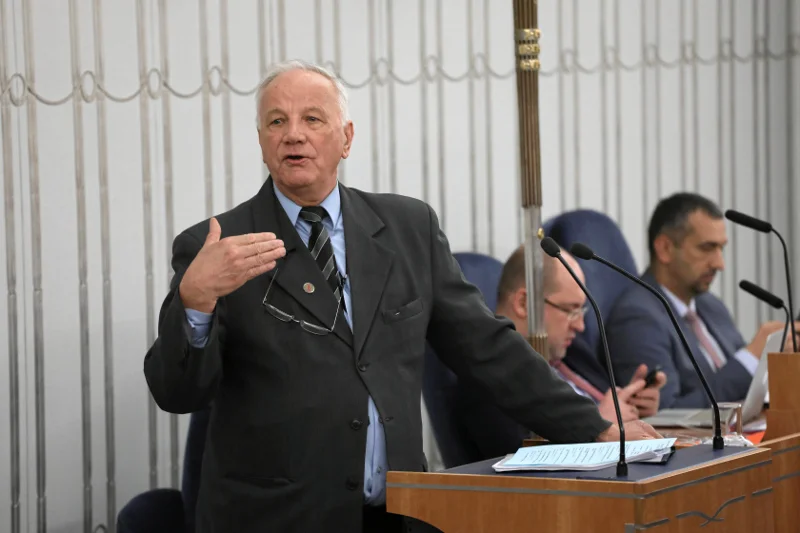 Jan Rulewski zgłosił dwie poprawki do nowej wersji 500+.