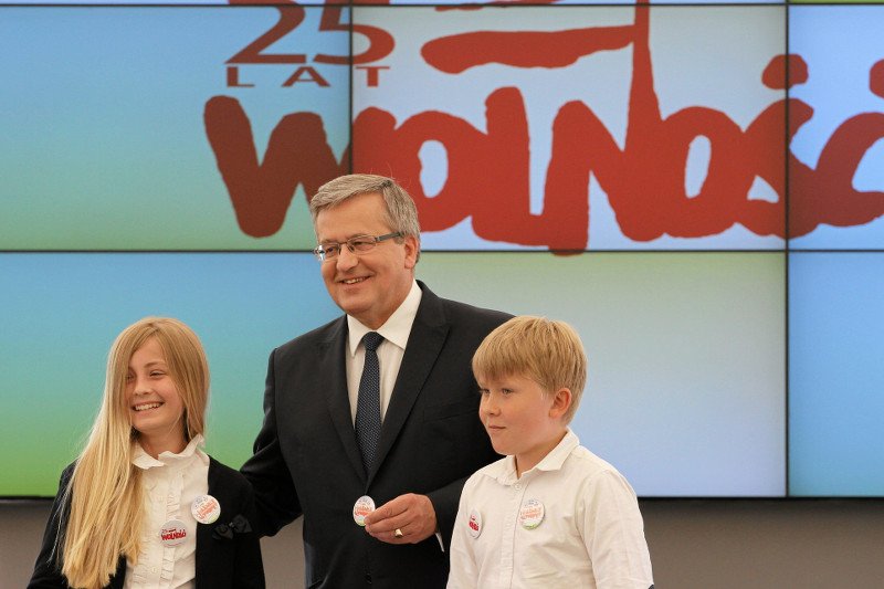 Bronisław Komorowski, w najnowszym wywiadzie dla "Tygodnika Powszechnego", wiele mówił o sprawach młodych ludzi
