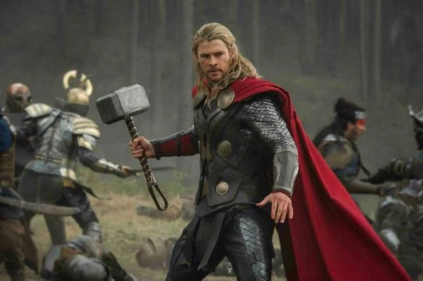 Kadr z filmu "Thor: Mroczny świat".