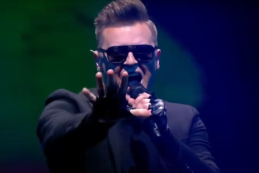 Rafał Brzozowski zaczynał jako piosenkarze, ale mało kto o tym pamięta