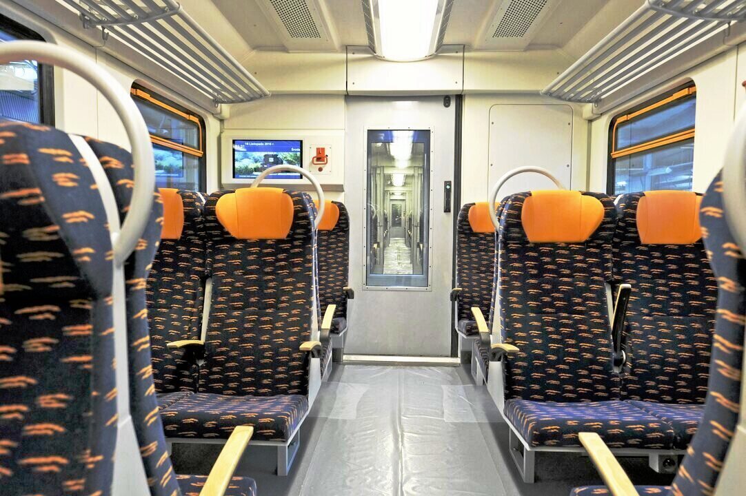 Koronawirus w pociągach. Gdzie usiąść, by się nie zarazić? [NOWE BADANIA]