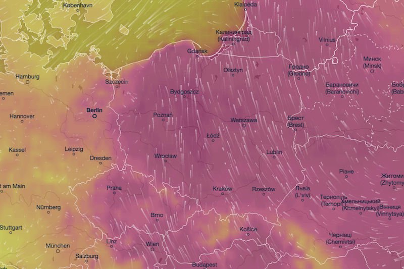 Nowa fala upałów dociera nad Polskę. IMGW wydaje ostrzeżenia.
