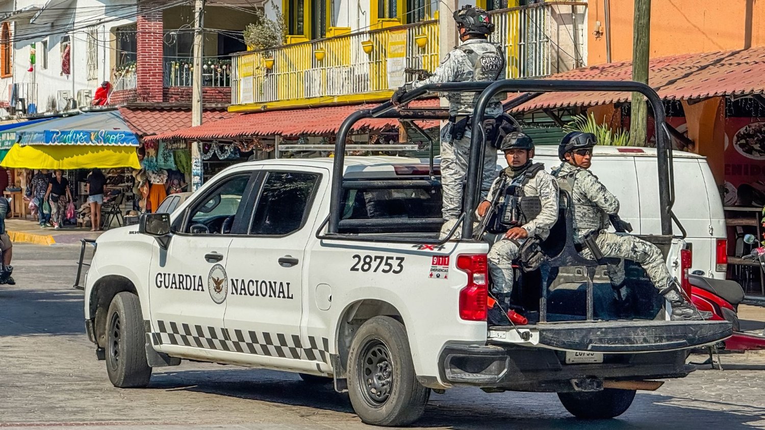 Polska ambasada w Meksyku wydała pilny komunikat. Chaos po zabiciu szefa kartelu CJNG, El Mencho Policja w Meksyku, zdjęcie ilustracyjne