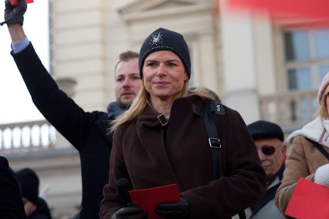 Joanna Schmidt, posłanka - uciekinierka?