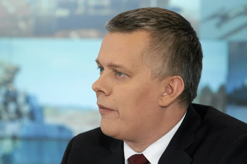 Podsłuch w "Różanej" odkryto w dniu, w którym Tomasz Siemoniak miał się spotkać w restauracji z minister obrony Holandii.