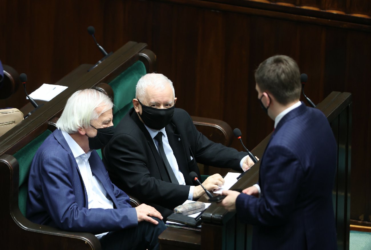 Jarosław Kaczyński zwołuje naradę PiS. Będą dymisje w rządzie za Polski Ład