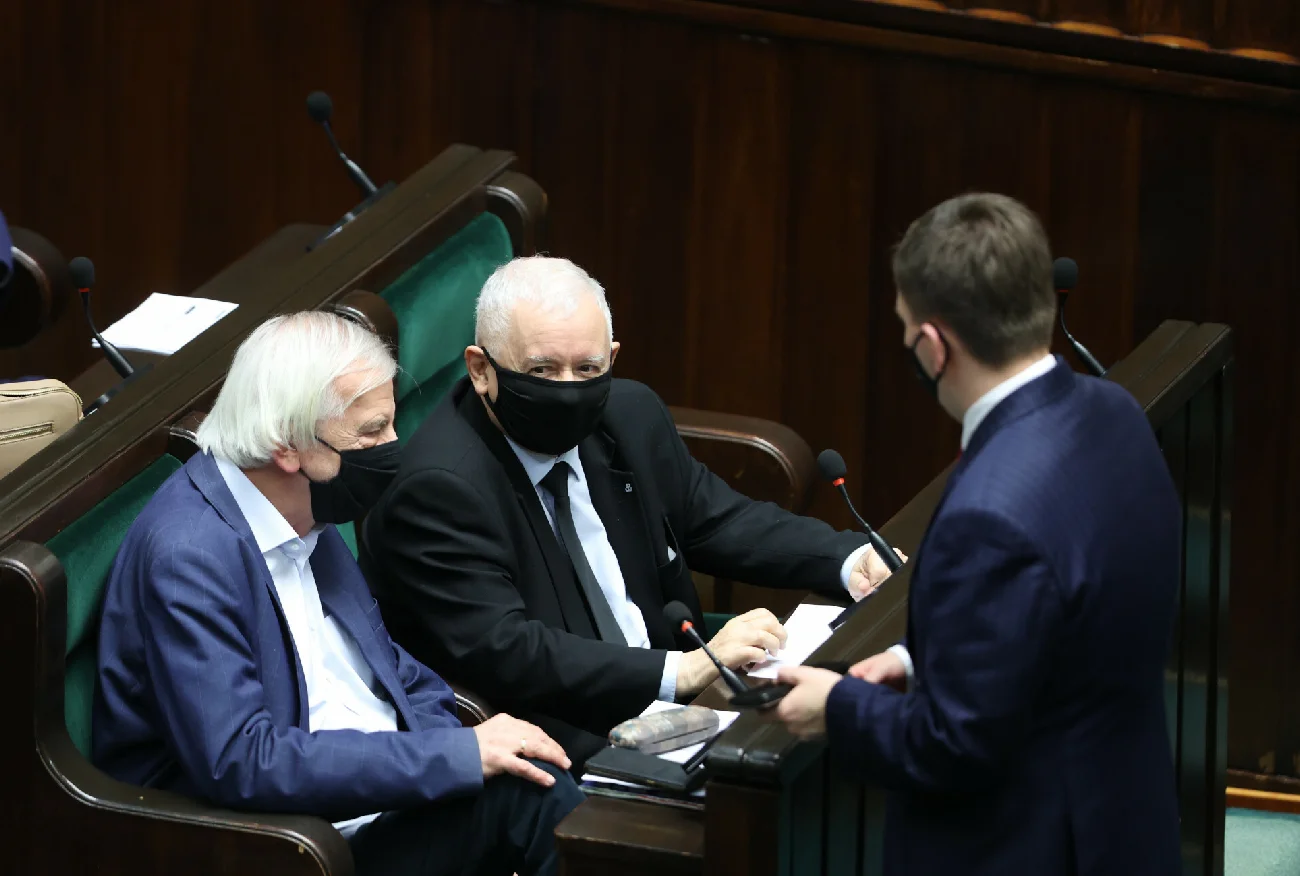 Jarosław Kaczyński zwołuje naradę PiS. Będą dymisje w rządzie za Polski Ład