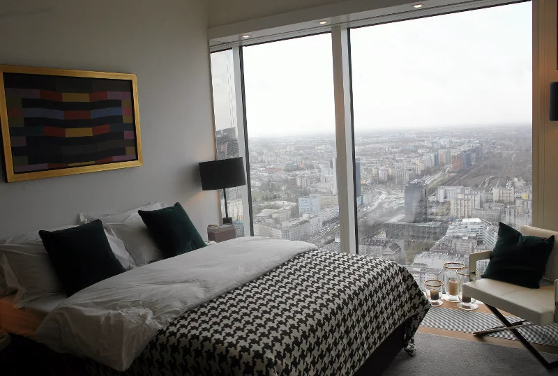 Warszawa, Apartamentowiec Złota 44