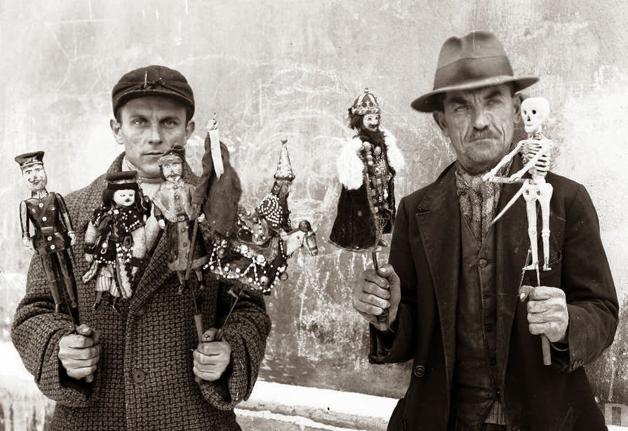 Sprzedawcy lalek do szopek bożonarodzeniowych w Krakowie (1933).