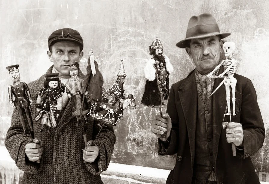 Sprzedawcy lalek do szopek bożonarodzeniowych w Krakowie (1933).