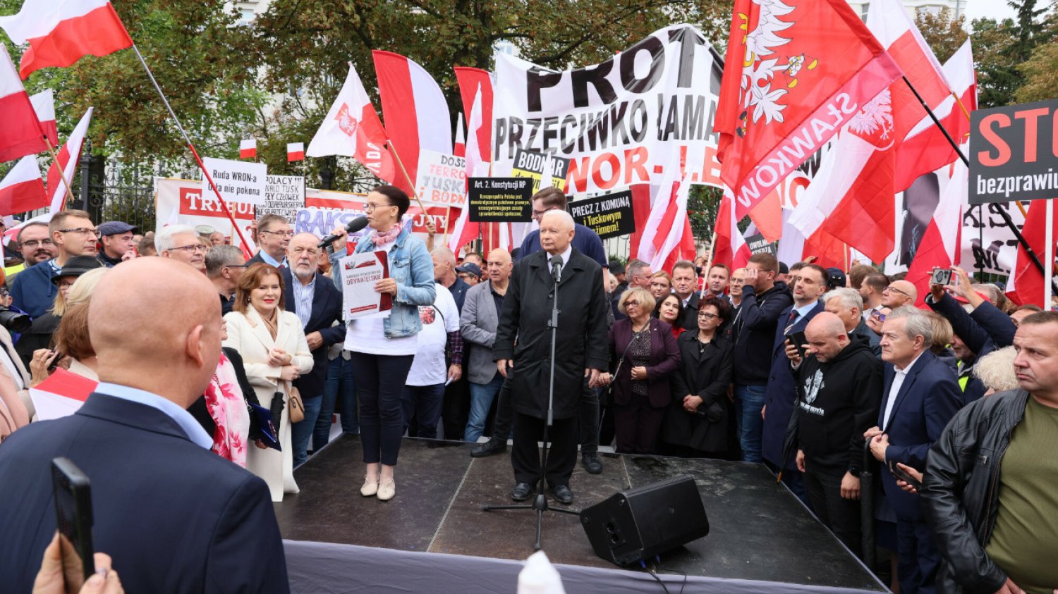 Sprawdziłem, jak prawicowe media pokazały protest PiS. Do teraz czuję ciarki żenady protest PiS w Warszawie